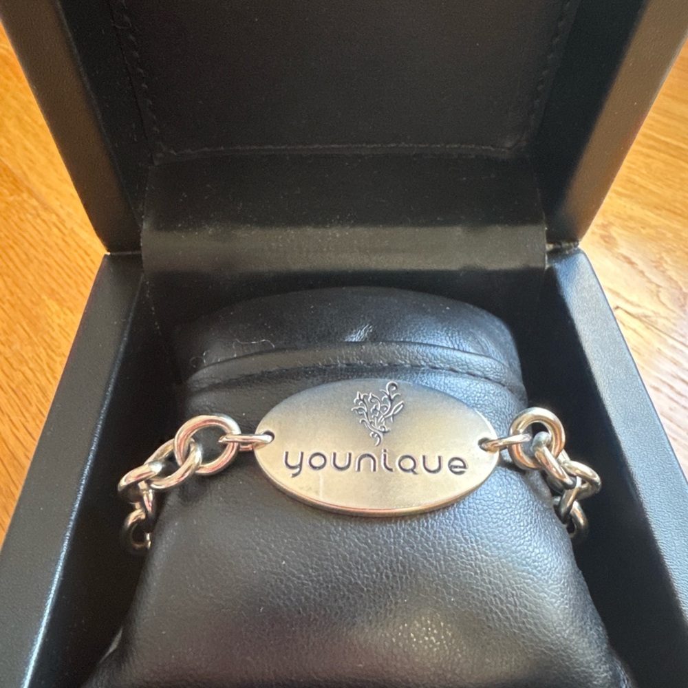 Sterling Silver .925 Motivational Bracelet – Younique Success Award w/ Box
